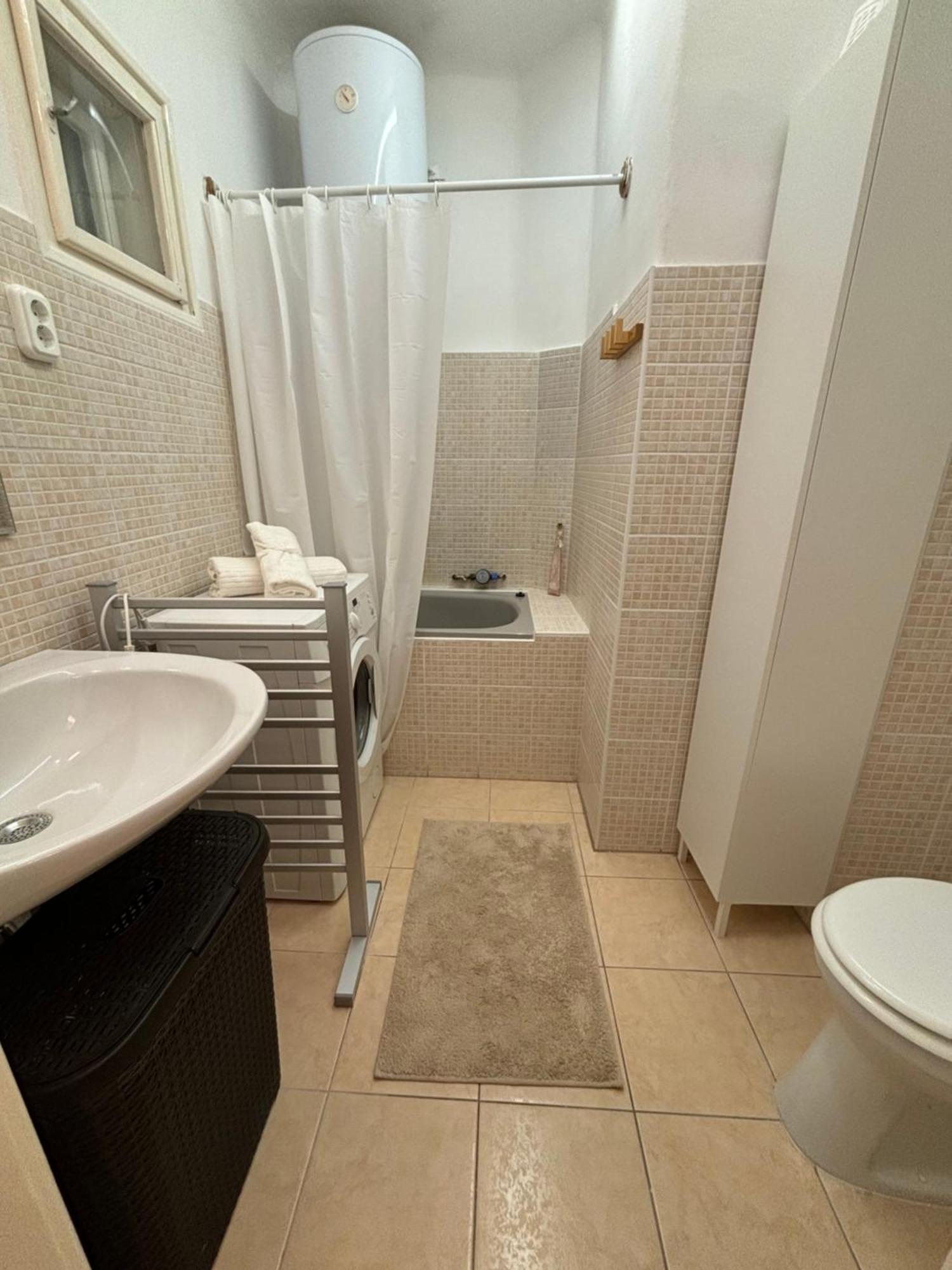 Downtown Hideaway Apartman بودابست المظهر الخارجي الصورة
